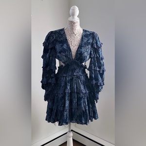 Elliatt ruffle long sleeve mini dress, size L. EUC